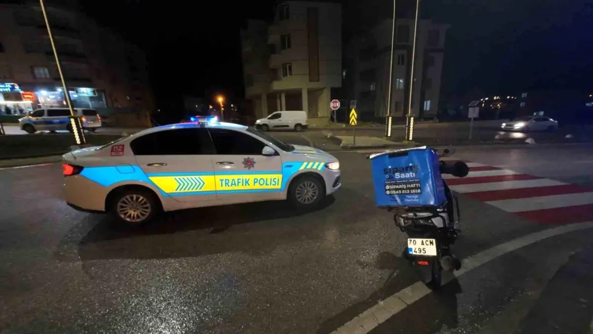 Yağmurlu Karaman Yollarında Motosiklet Devrildi: Sürücü Hastaneye Kaldırıldı