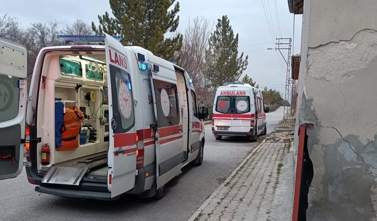 Beyşehir'de Ev Yangını: 60 Yaşındaki Kadın Hayatını Kaybetti, Eşi Yaralandı