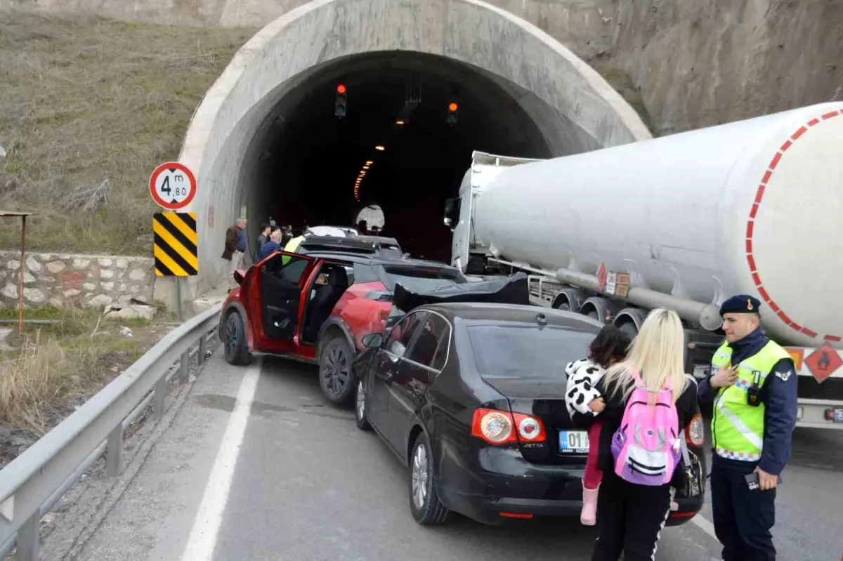 Samsun Havza’da Zincirleme Trafik Kazası: 1 Yaralı ve 6 Araç Çarpıştı