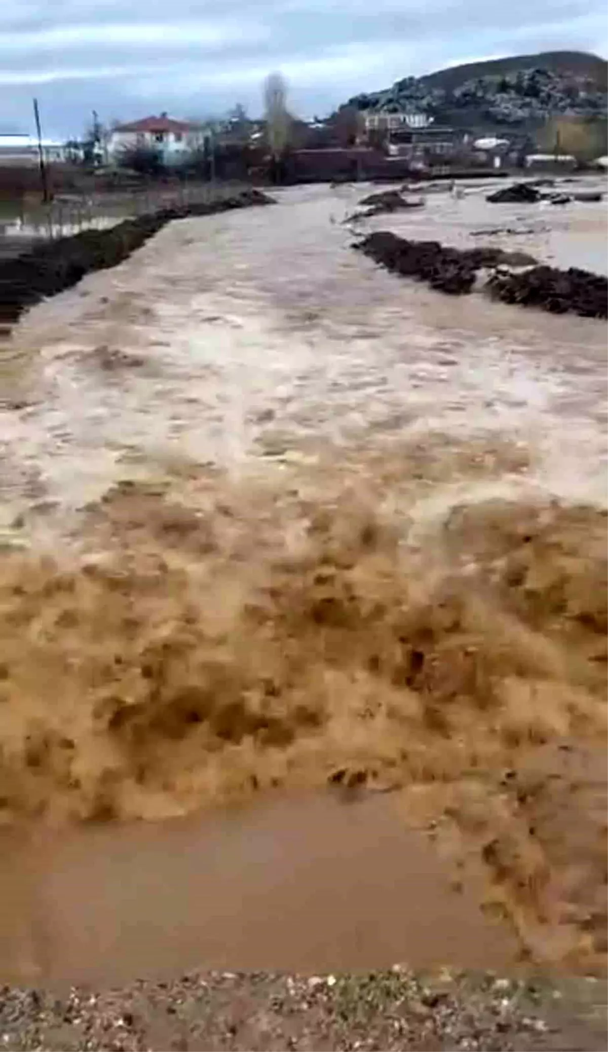 Siverek’te Şiddetli Sağanak Yağış Sel Felaketine Yol Açtı