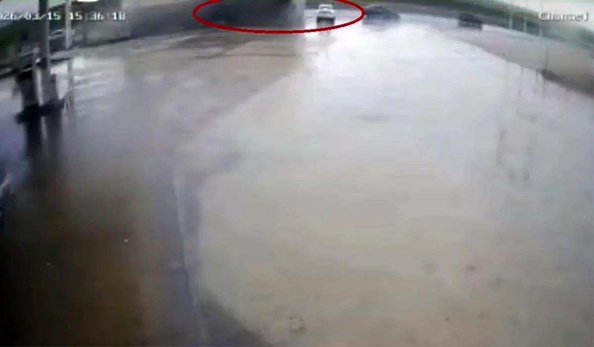 Kocaköy'de Tır ve Otomobil Çarpışması: Yaralanma Yok, Maddi Hasar Var