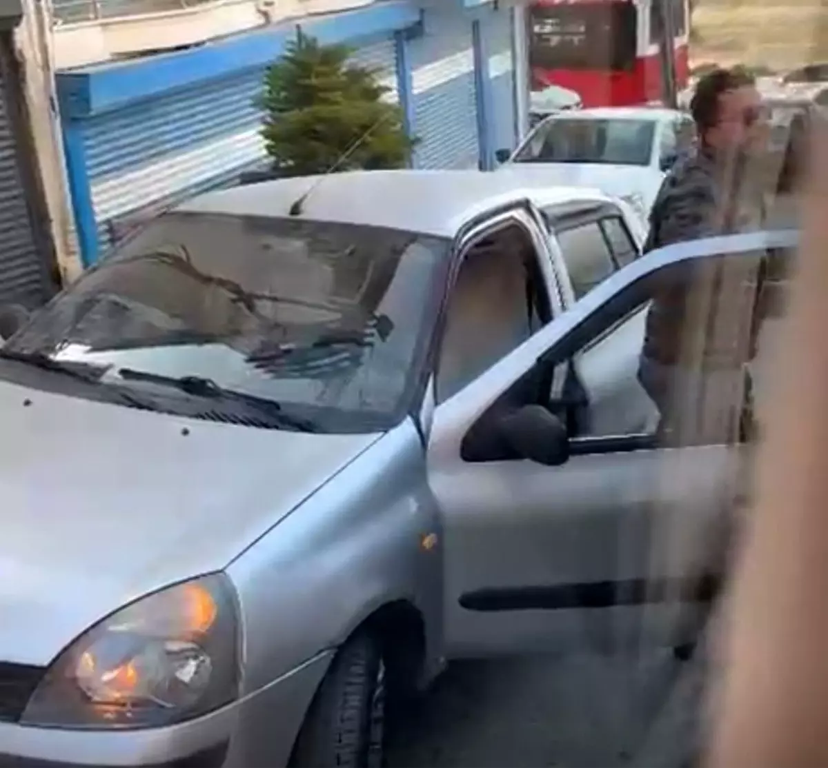 İzmir'de Trafik İhlali: 180 Bin Liraya Kadar Ceza ve Ehliyet İptali