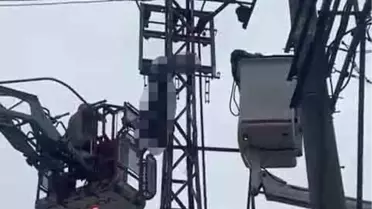 Olay yerindeki elektrik direği ve çevresi