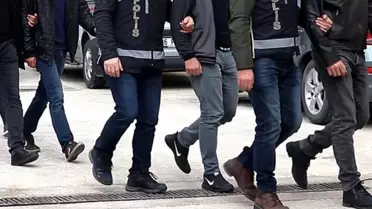 İçişleri Bakanlığı'ndan 72 Suçlu İadesi: Kırmızı Bültenle Arananlar Türkiye'ye Döndü