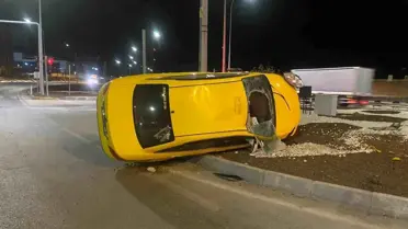 Devrilen taksi fotoğrafı