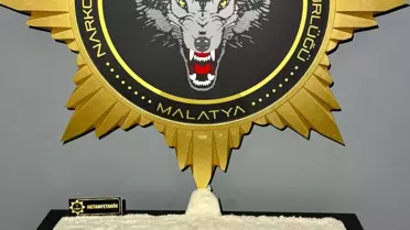 Ele geçirilen metamfetaminin detaylı görüntüsü