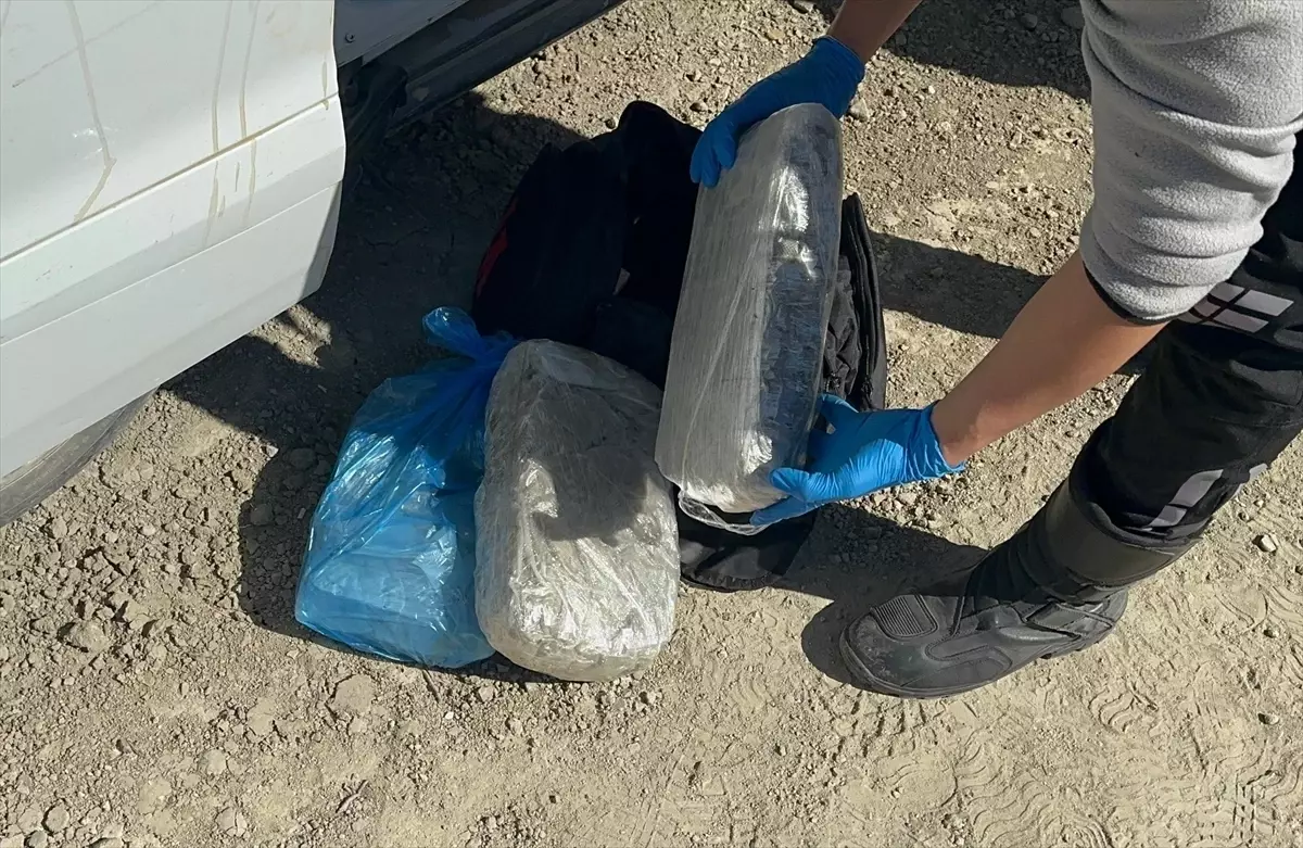 Adana Yüreğir'de Uyuşturucu Operasyonu: 2,3 Ton Madde Ele Geçirildi, 2 Şüpheli Tutuklandı