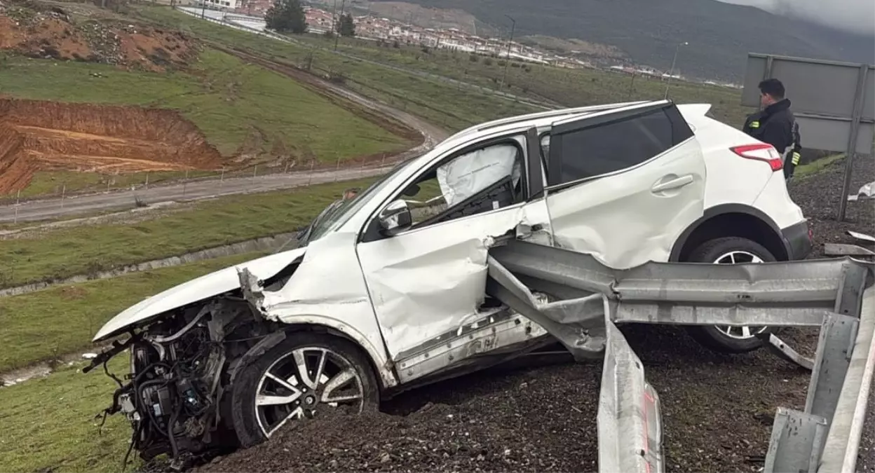 Nurdağı'nda Trafik Kazası: Sürücü Hayatını Kaybetti, İki Yolcu Yaralı