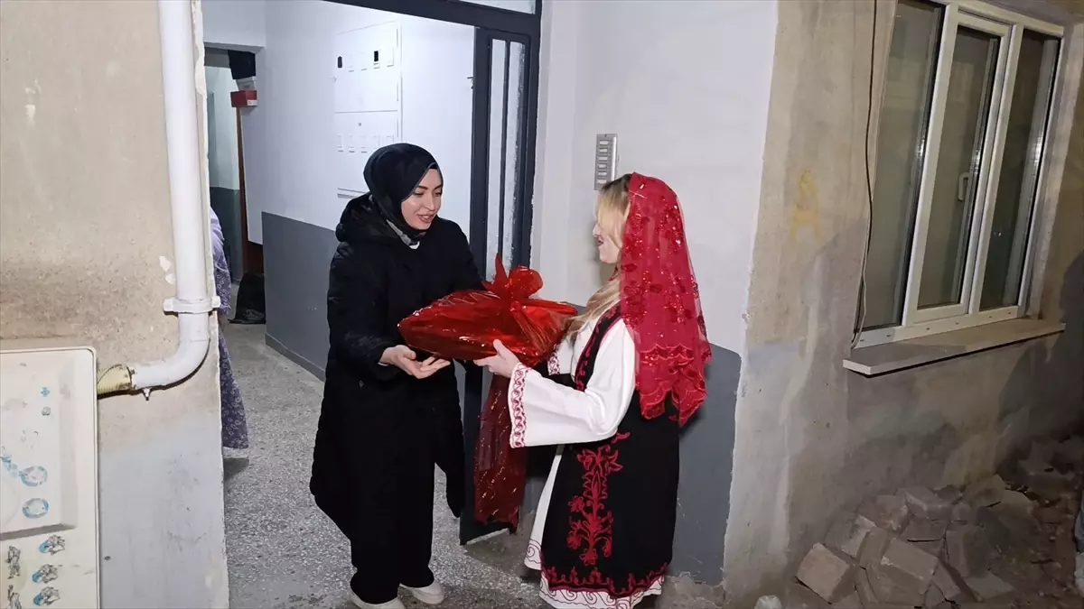 İnegöl’de Ramazan Sofrası: Rumeli Ezgileriyle Şehrin Sokakları Canlandı