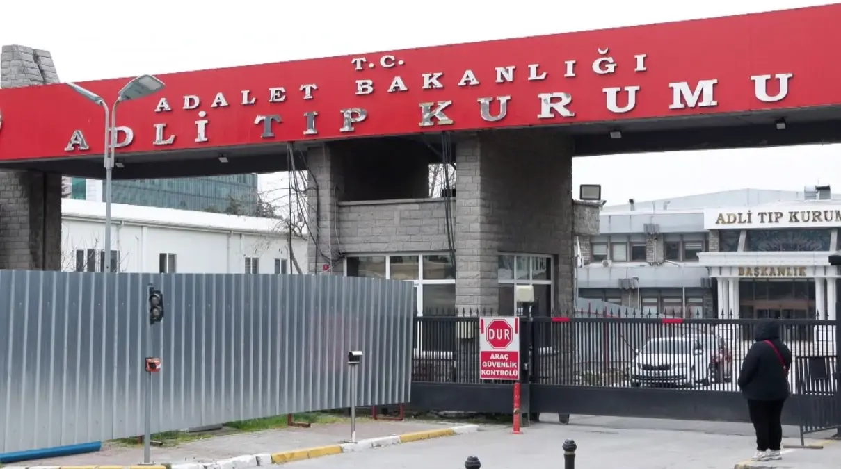 Esenler'de 5 Katlı Binada Çıkan Yangın ve Şüpheli Ölüm