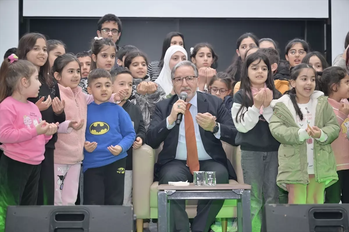 Es​enyurt’ta İftar Çadırı: Prof. Dr. Mustafa Karataş’tan Manevi Sohbet