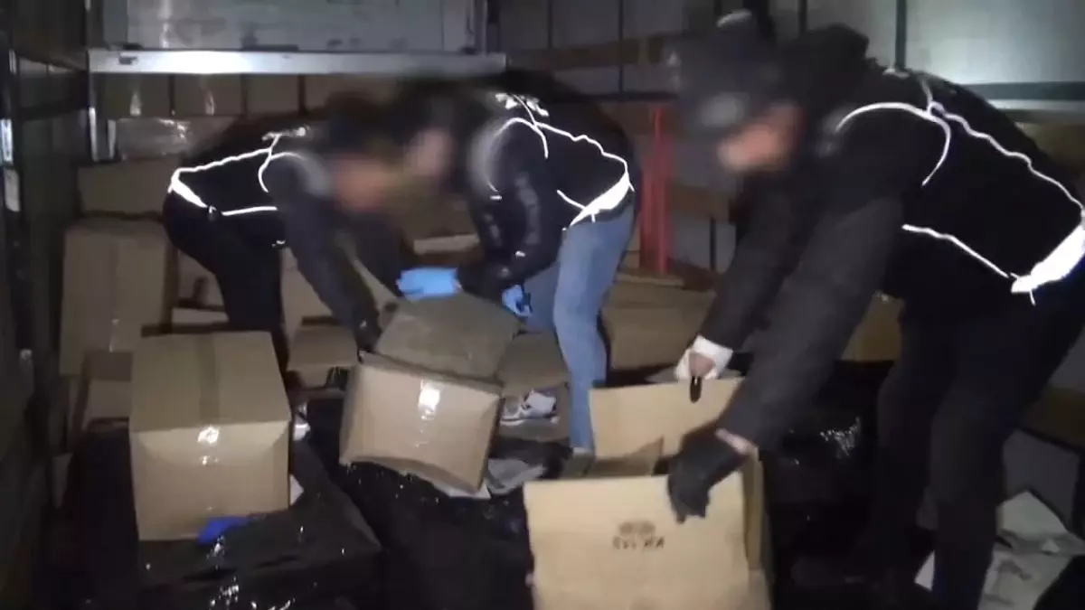 Küçükçekmece'de 527 Kilo Uyuşturucuya Darbe: 7 Şüpheli Gözaltında