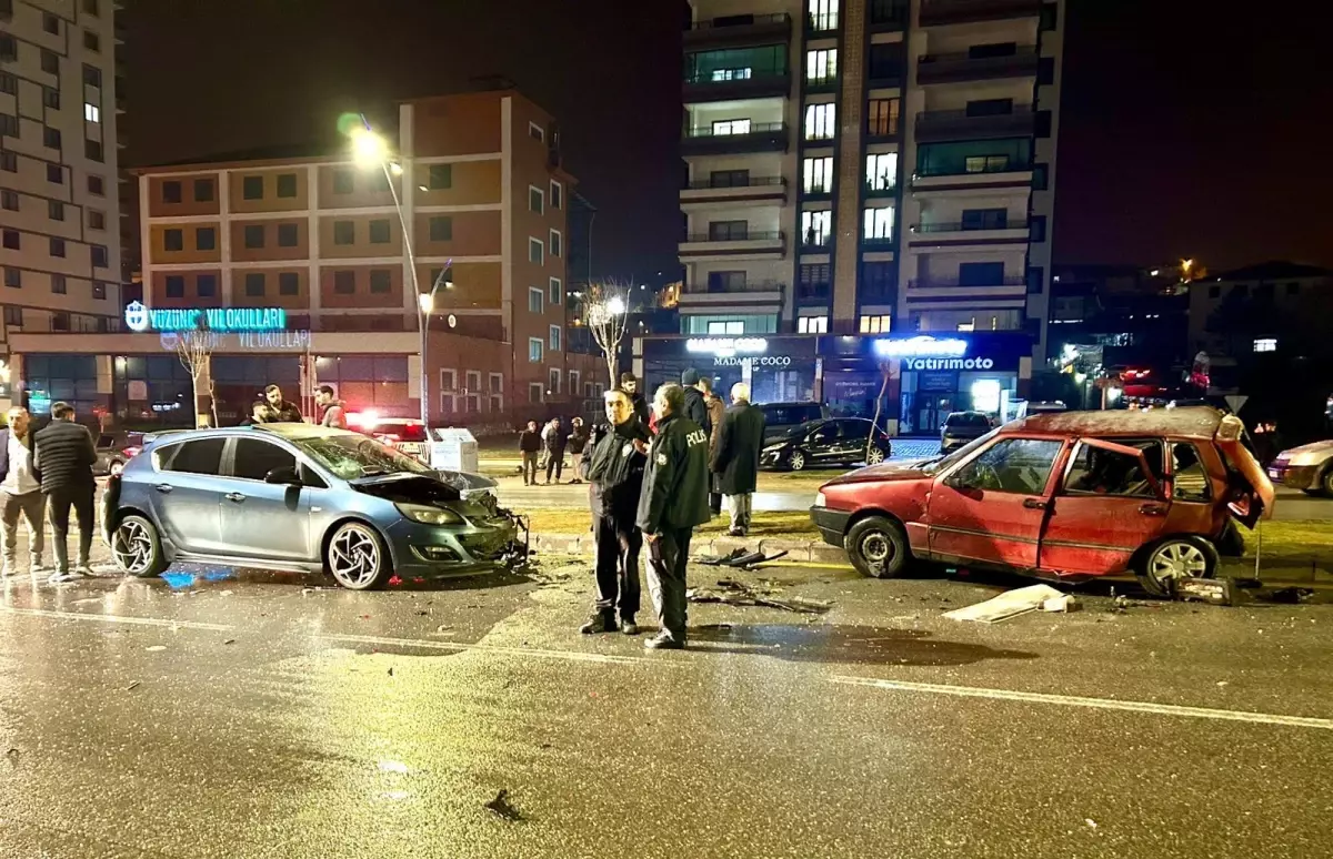 Malatya’da İki Araç Çarpıştı: Çocuk da Dahil 3 Kişi Yaralandı