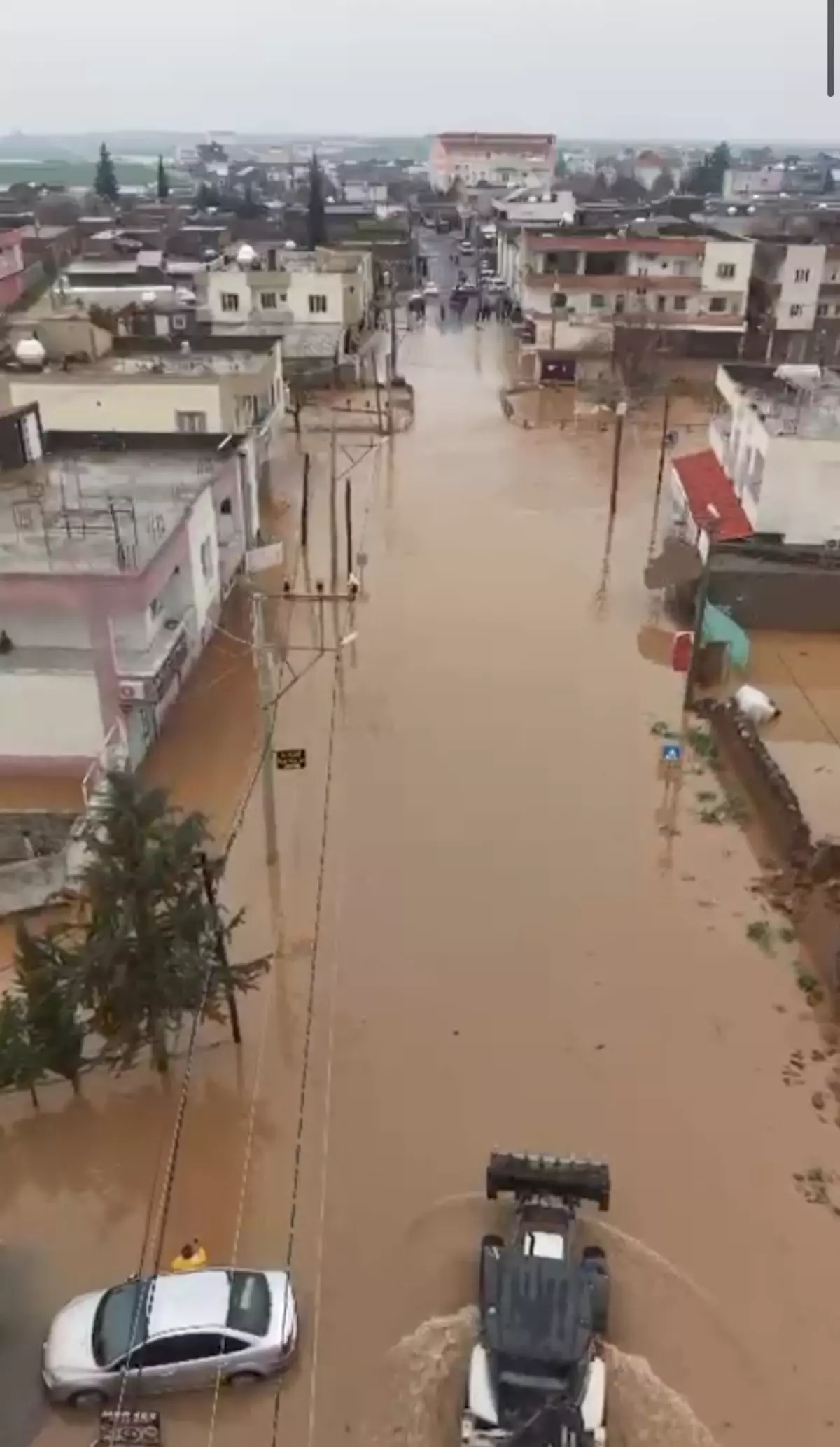 Mardin Dikmen Mahallesi’nde Şiddetli Sağanak Sonrası Evler ve Tarım Arazileri Sular Altında