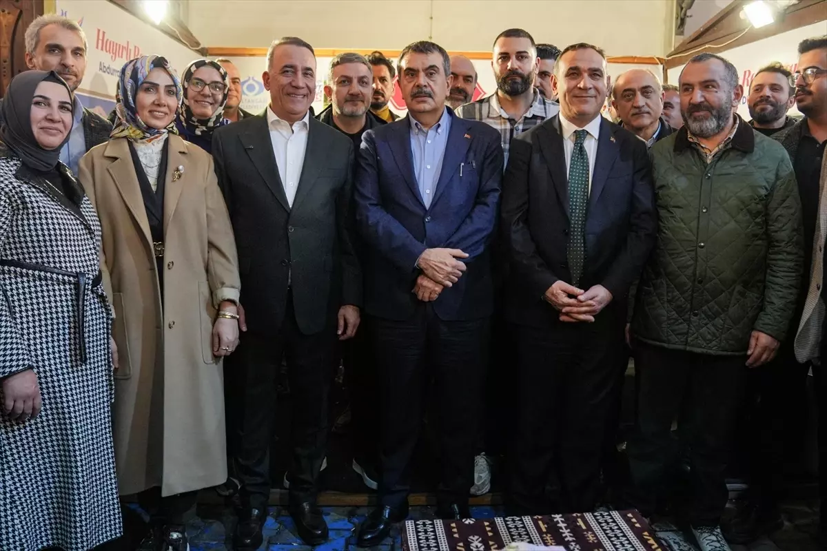 Milli Eğitim Bakanı Tekin, Sultangazi'de Ramazan Çadırı'na Ziyaretini Gerçekleştirdi