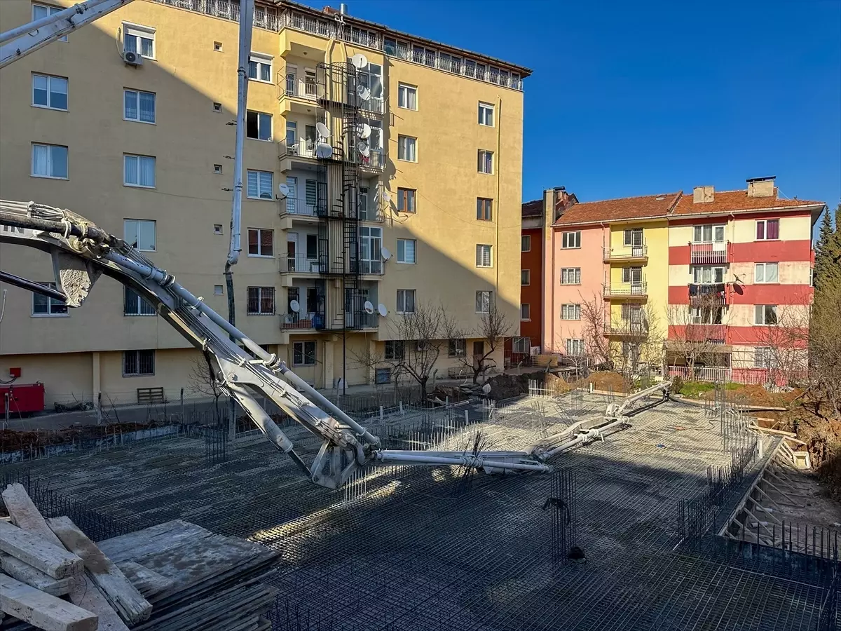 Uşak'ta Beton Pompası Kazası: 3 Şüpheli Tutuklandı, 1 Serbest Bırakıldı