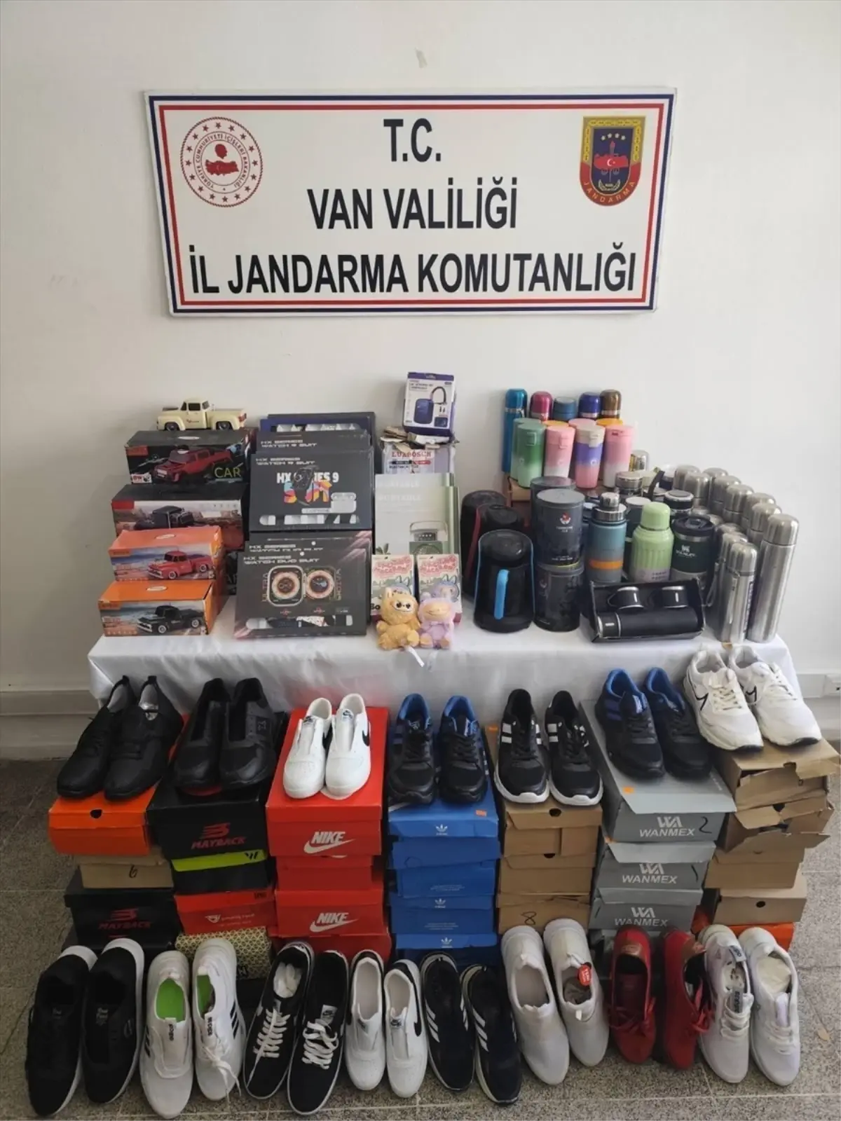 Van’ın Tuşba İlçesinde 209 Gümrük Kaçağı Malzeme Ele Geçirildi