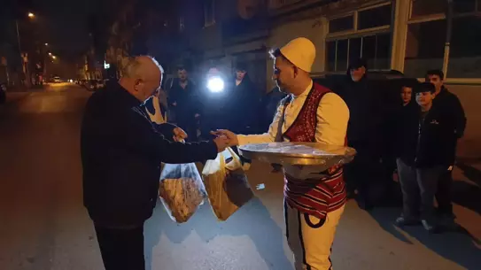 Rumeli ezgileri eşliğinde sahur sofraları