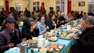 İftar programında Vali Toraman ve katılımcılar