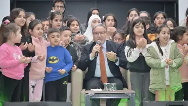 Prof. Dr. Mustafa Karataş konuşma yaparken