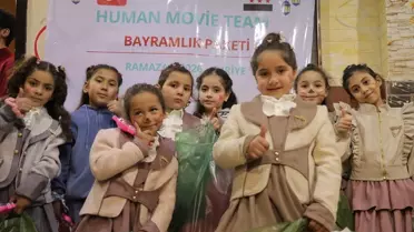 Şenlikte Çocuklar ve Gönüllüler