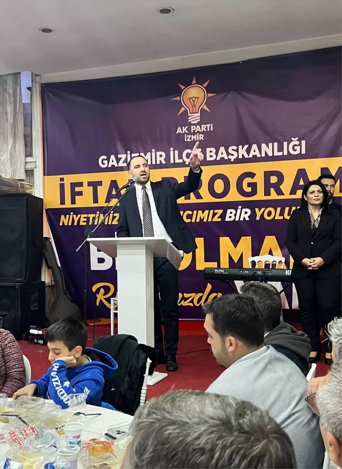 AK Parti Gaziemir İlçesinde Ramazan İftarıyla Yerel Sorunlara Dikkat Çekti