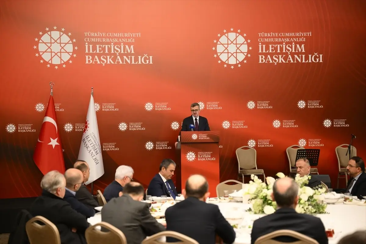 İletişim Başkanı Duran, iftarda basınla bir araya gelerek medya stratejisini açıkladı