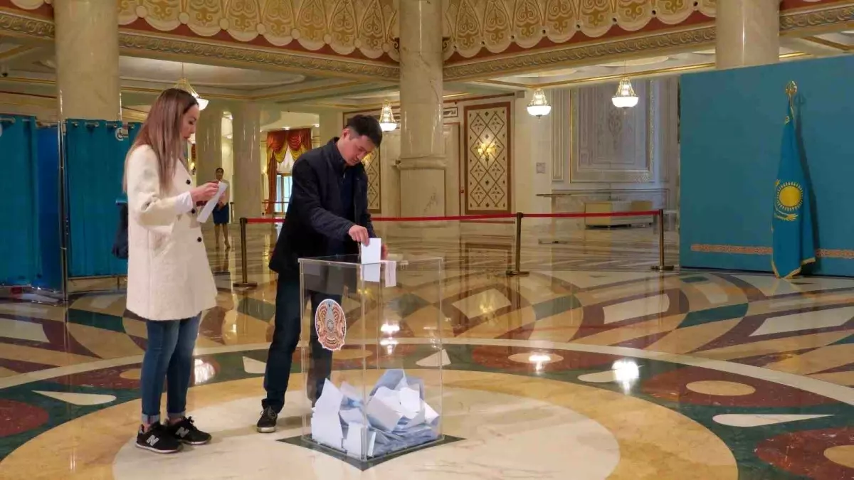 Kazakistan’da Yeni Anayasa Referandumu Resmi Olarak Başladı
