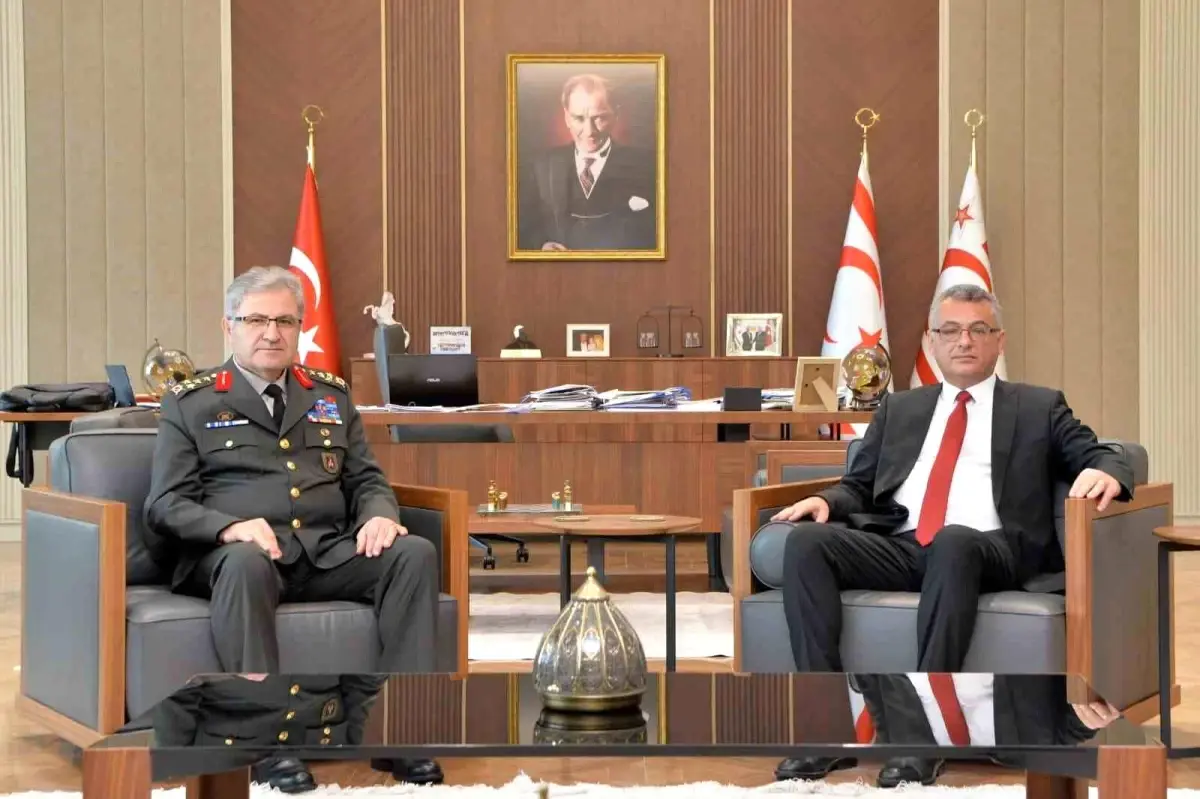 KKTC Cumhurbaşkanı Erhürman ve Kara Kuvvetleri Komutanı Tokel’den Stratejik Görüşme
