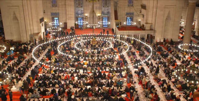 İftar sofrası ve yemekler