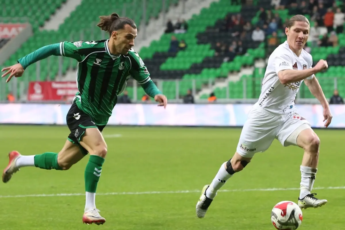 Sakaryaspor, 90+4'te attığı golle kritik galibiyet alarak kümede kalma yolunda büyük adım attı