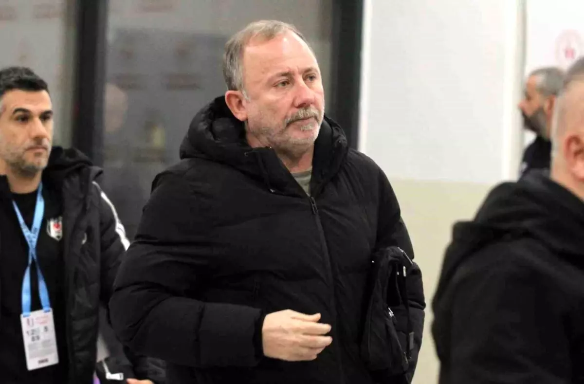 Beşiktaş, Gençlerbirliği Maçına Hazırlık İçin Eryaman Stadyumu'na Geldi