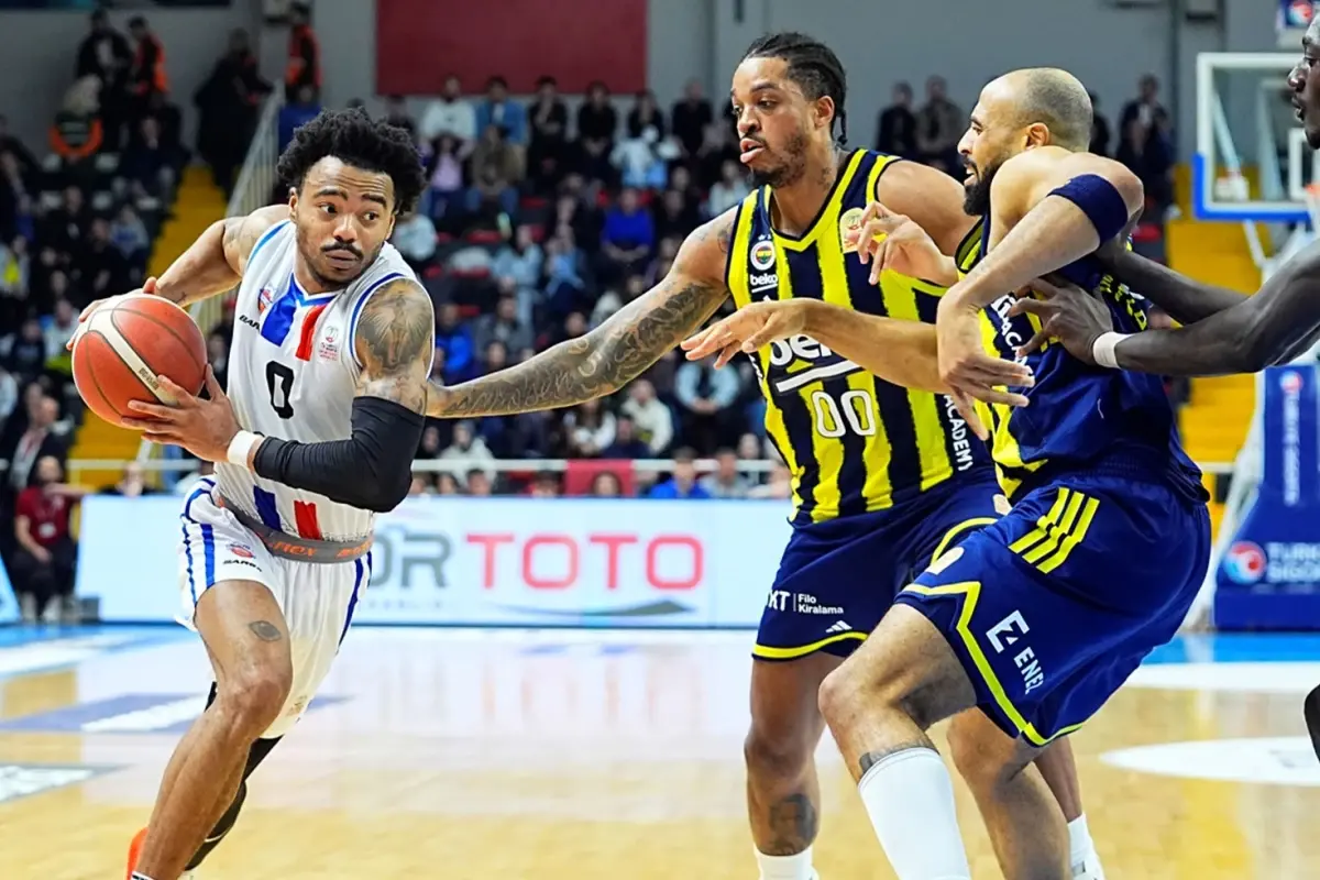 Büyükçekmece‑Fenerbahçe Maçında Kadın ve Çocuklara Yönelik Şiddet Olayı