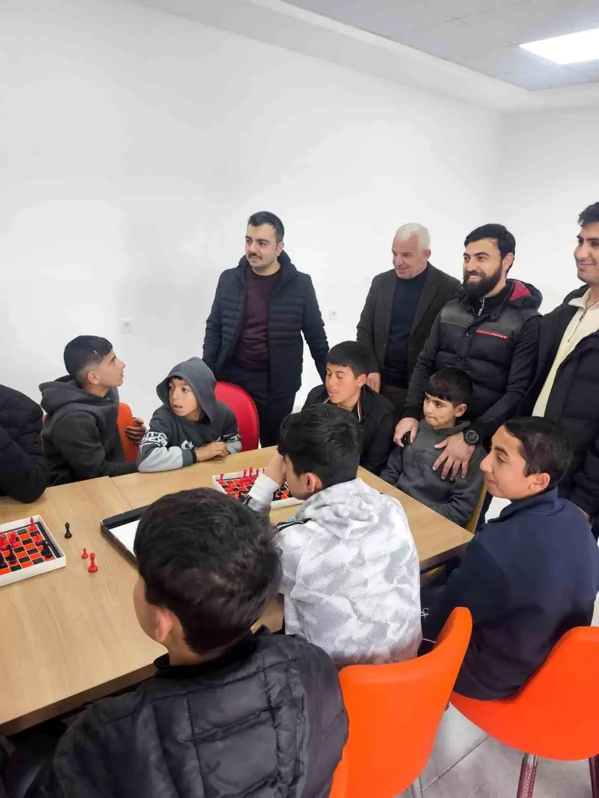 Dicle Kaymakamı Mustafa Atış, Selahattin Eyyubi Gençlik Kampı'nda Genç Sporcularla Buluştu