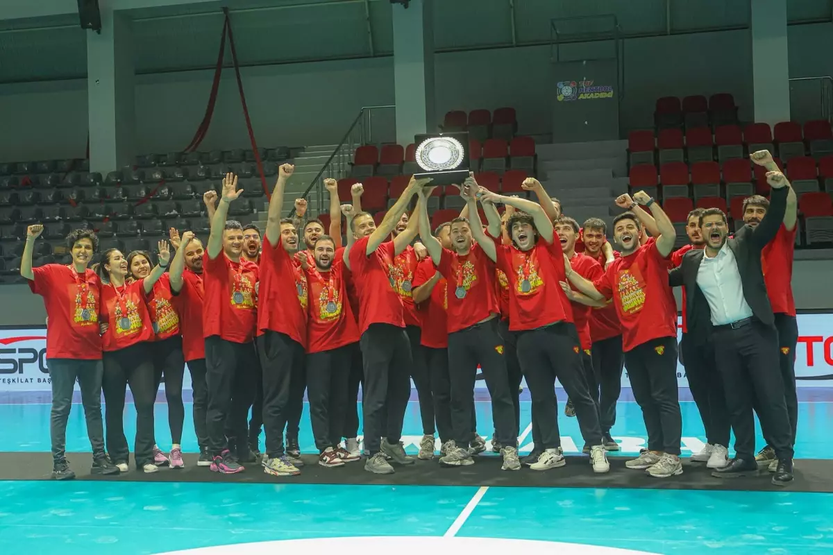 Göztepe Hentbol Takımı Süper Lig'e Yükseldi: Dörtlü Finalde 30-23'lük Zafer