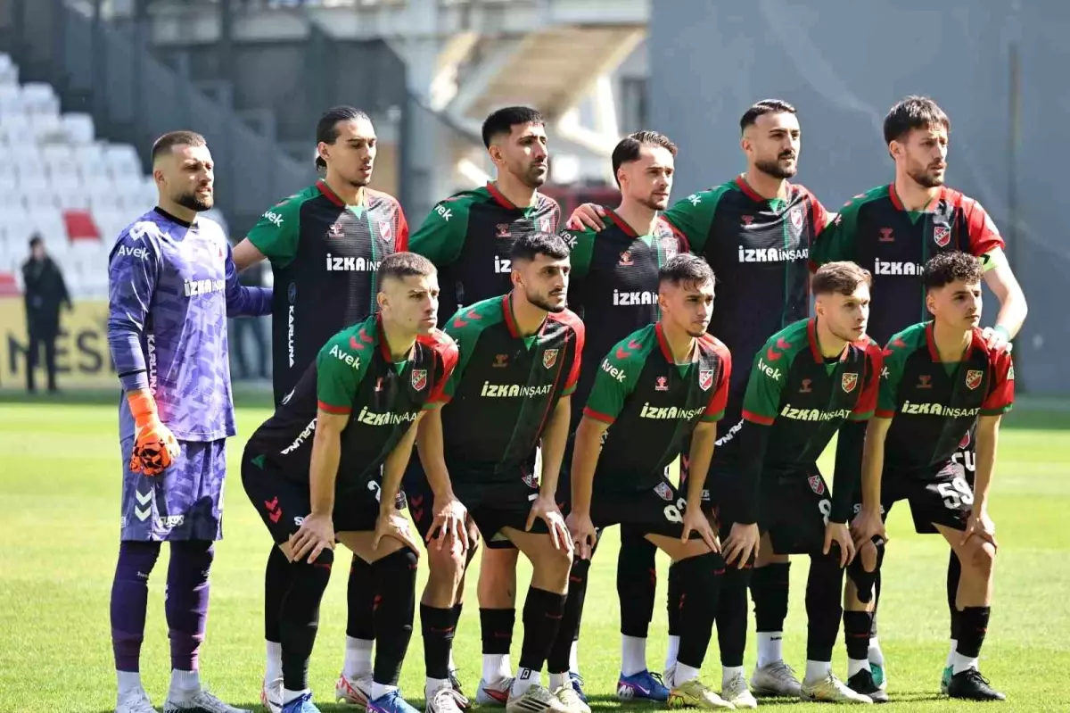 Karşıyaka, Ayvalıkgücü Belediyespor'u 2-0 Mağlup Ederek 5. Galibiyetini Aldı