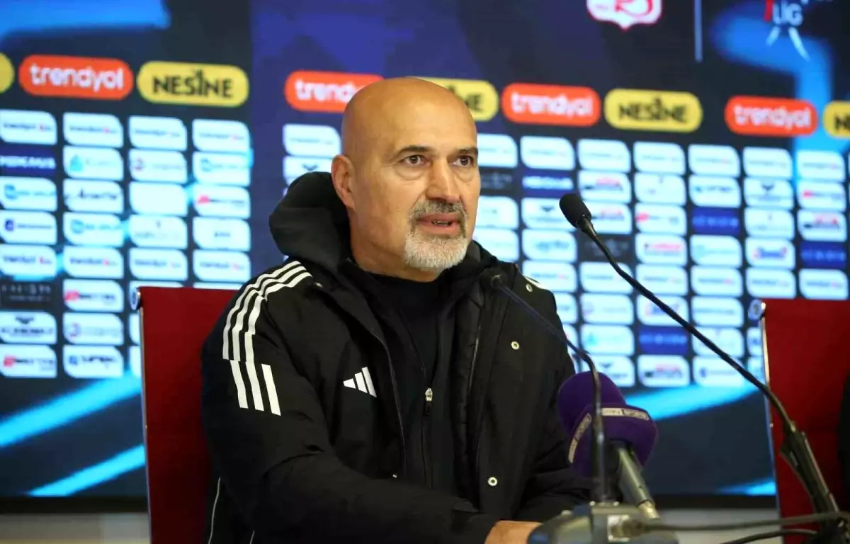 Ümraniyespor, Sivasspor Karşısında 2-0 Yenildi: Teknik Direktör Levent Açıkgöz'ün Açıklamaları