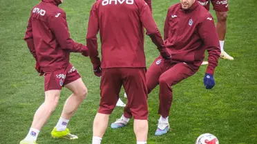 Trabzonspor antrenman sahasındaki taktik çalışması