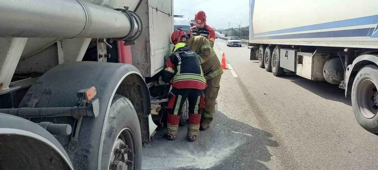 Bandırma'da Tanker ve Otomobil Çarpıştı: 2 Yaralı