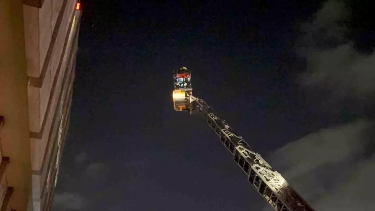 Okmeydanı Hastanesi'nde Yangın Hızla Kontrol Altına Alındı