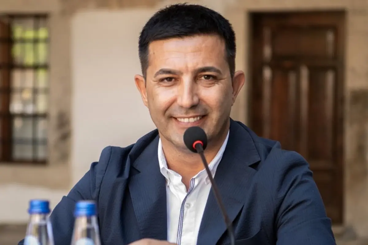 Kuşadası Belediye Başkanı Ömer Günel, rüşvet soruşturması kapsamında tutuklandı