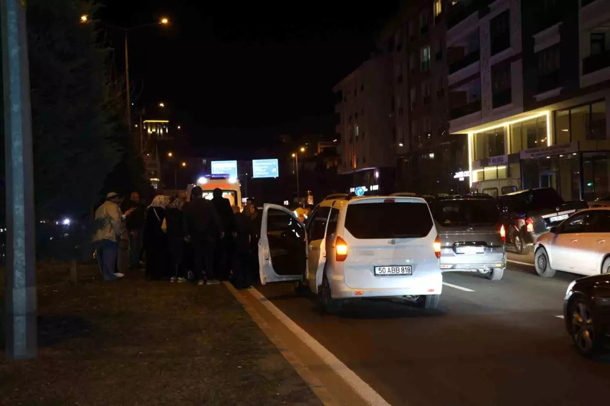 Nevşehir’de Üç Araç Zincirleme Kazası: 2 Yaralı ve Sürücü Açıklamalı