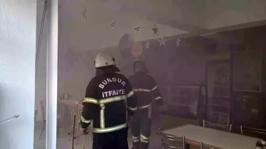 Patlama sonrası oluşan duman ve hasar