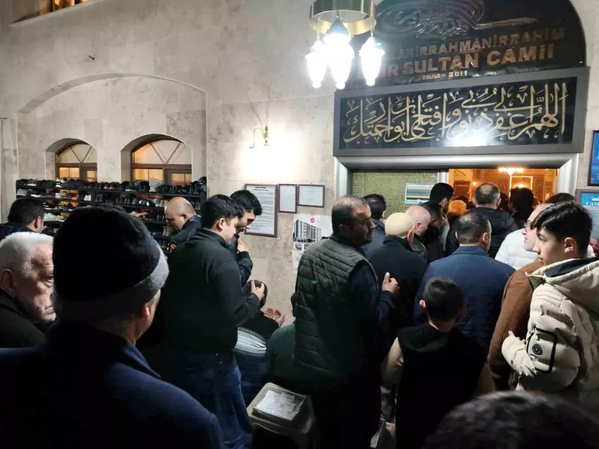 Aydın’da Kadir Gecesi’nde Camiler Yoğunluk Yaşadı