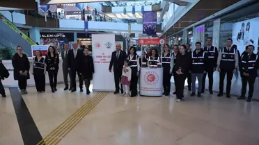 Etkinlikte konuşma yapan yetkili