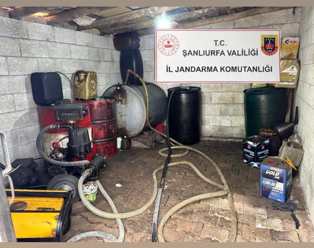 Şanlıurfa'da Jandarma Operasyonu: 1250 Litre Kaçak Akaryakıt Ele Geçirildi