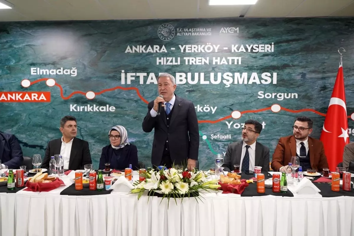 Hulusi Akar, Kayseri İftarı'nda Türkiye’nin Kalkınma Dinamizmini Vurguladı