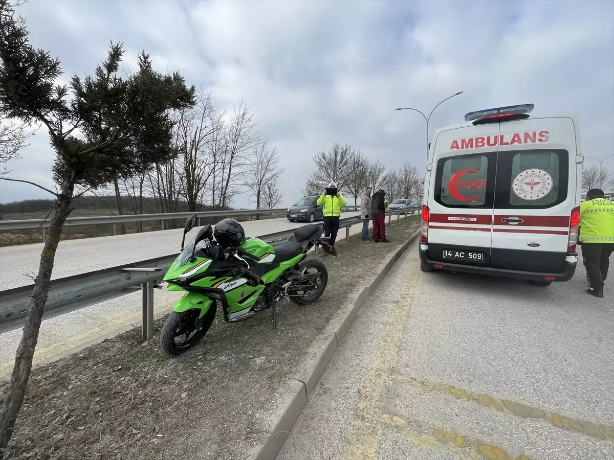 Bolu'da Motosiklet Kazası: Sürücü Hastaneye Kaldırıldı