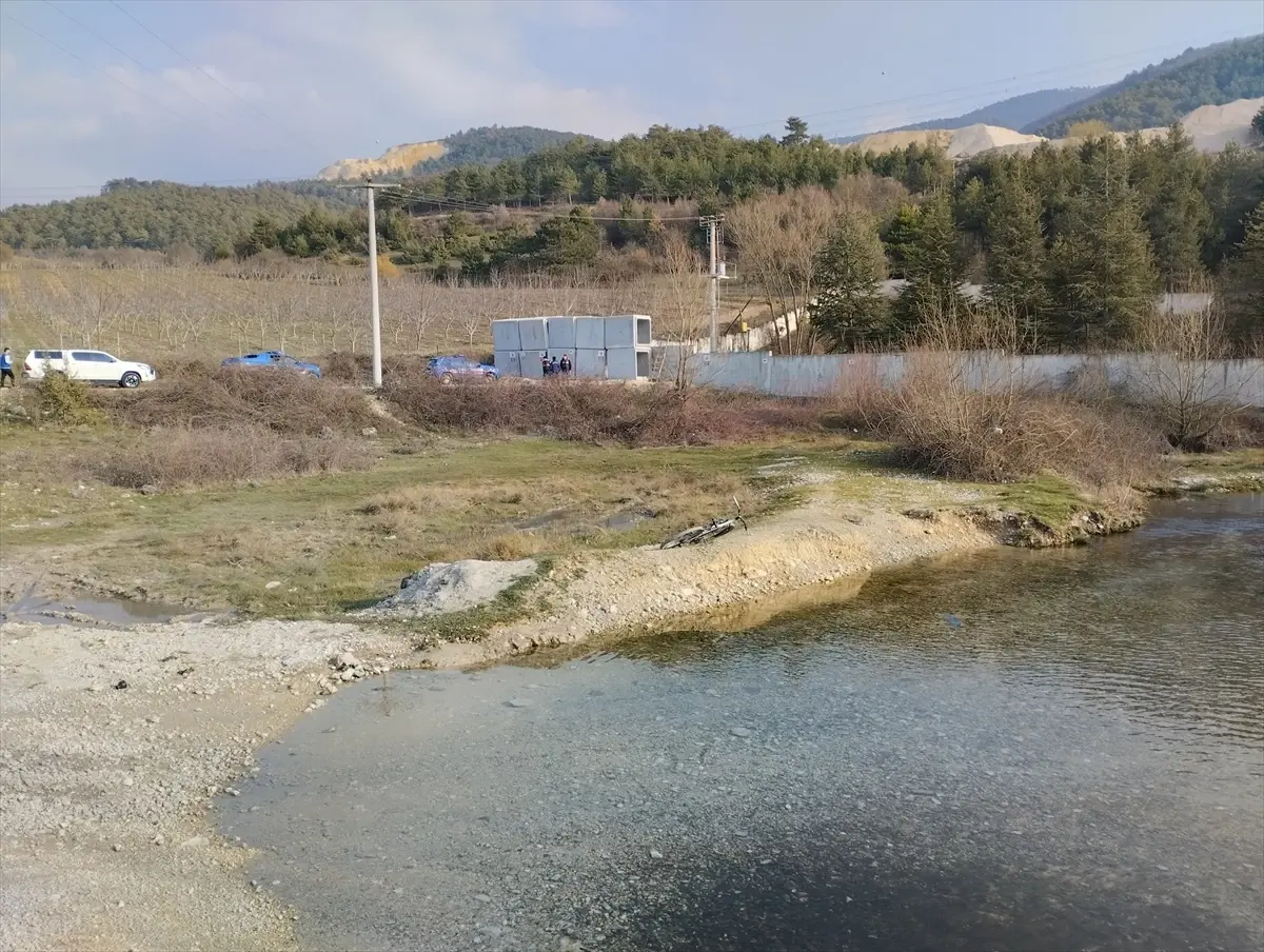 Bolu’da 13 Yaşındaki Çocuk Yasak Gölette Boğulma Tehlikesiyle Hastaneye Kaldırıldı