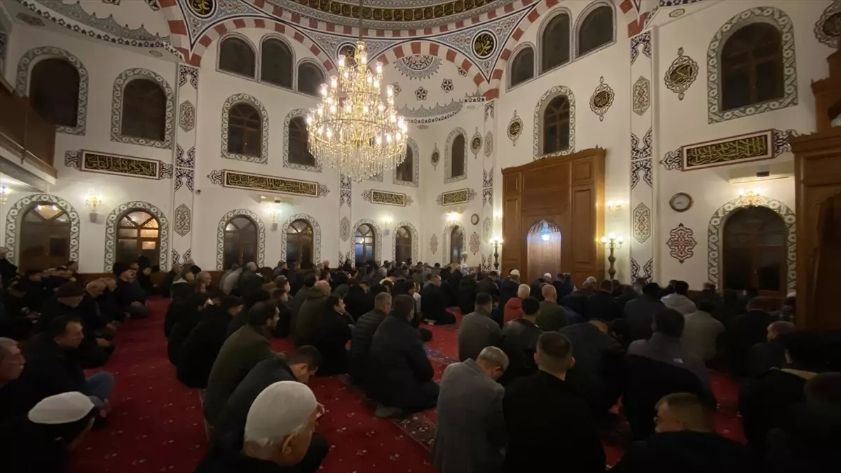 Kadir Gecesi'nde Bursa ve Çevre İller Camileri Dolu Dolu